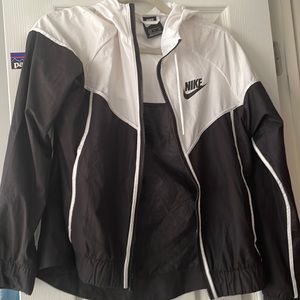 nike windbreaker